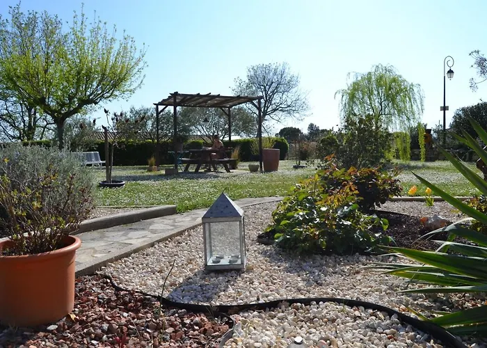 Village De Les Olivettes * Saint-Dezery